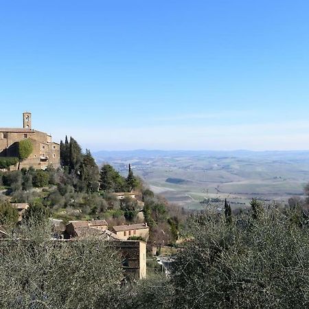 Отель A Tuscan View Монтальчино Экстерьер фото